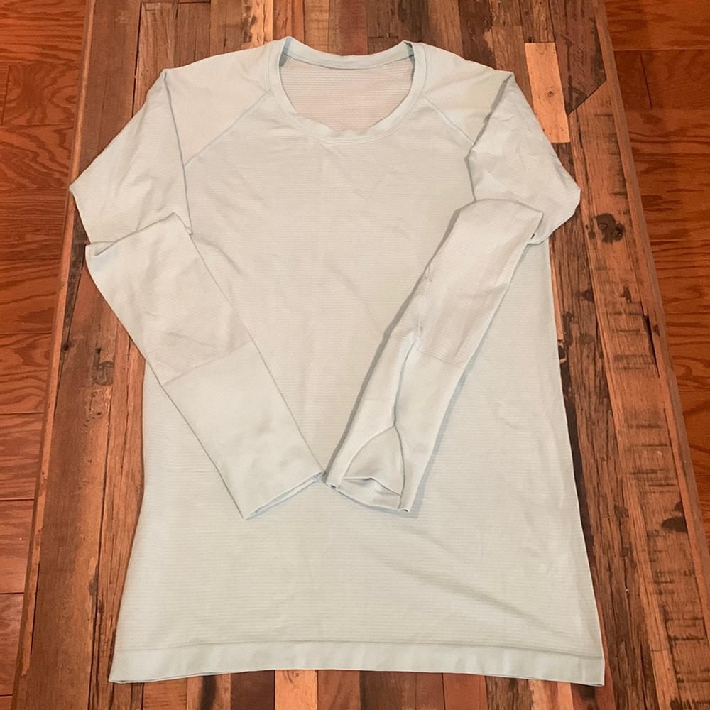 Lulu Lemon Women’s Swiftly Long Sleeve shirt